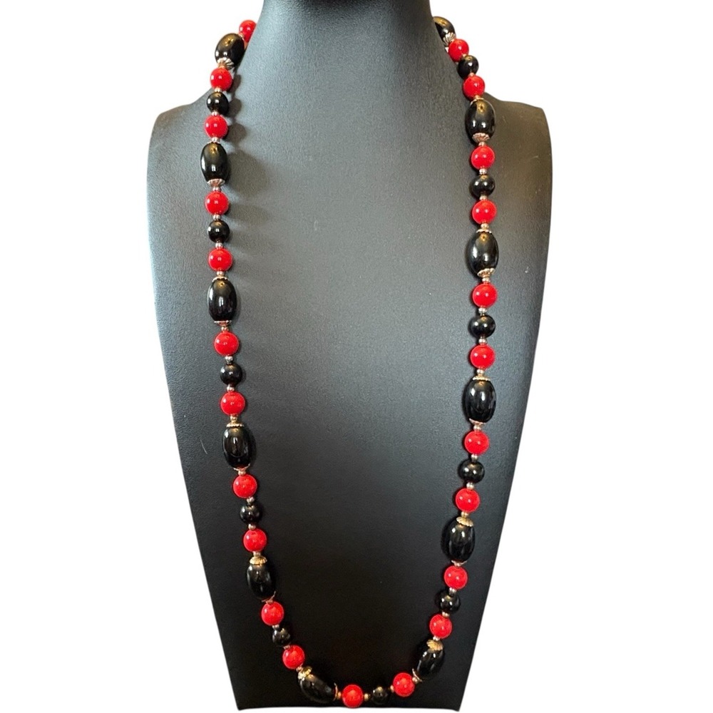 Beaded Necklace Black Red Gold Tone‎ Caps Vintage MCM Lucite Chunky Timeless